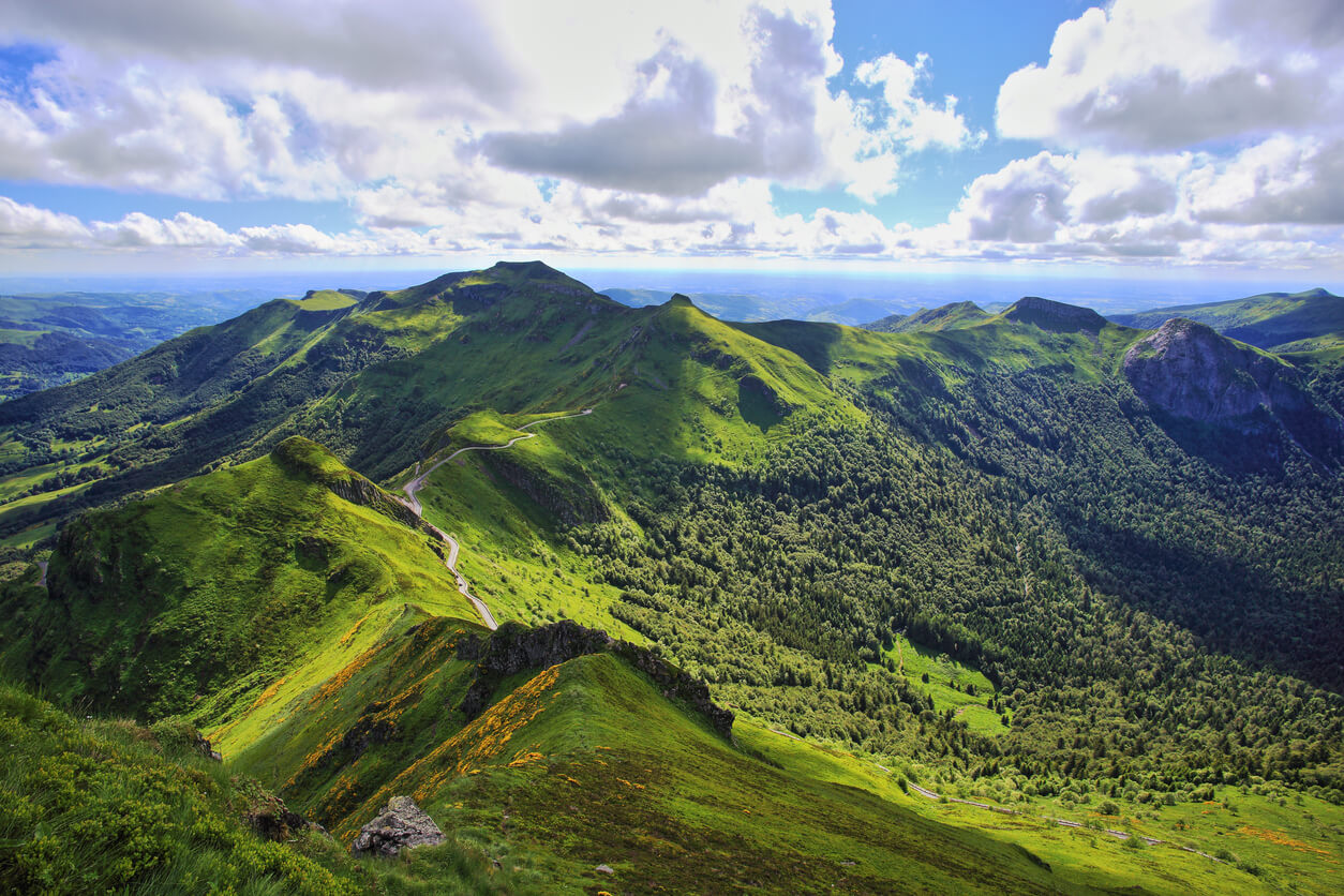 Auvergne: Vue sur les volcans d'Auvergne depuis Puy de Sancy