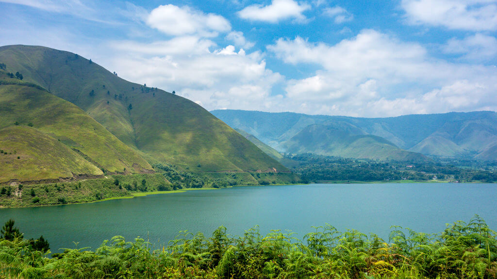 Toba Lake : 