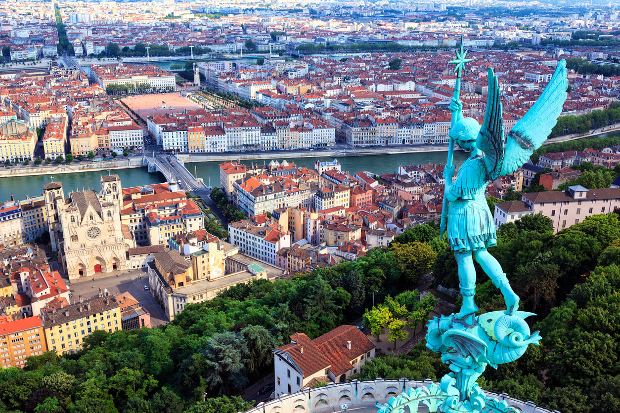 Lyon : Vue sur Lyon depuis Notre Dame de Fourviere Lyon : Vue sur Lyon depuis Notre Dame de Fourviere