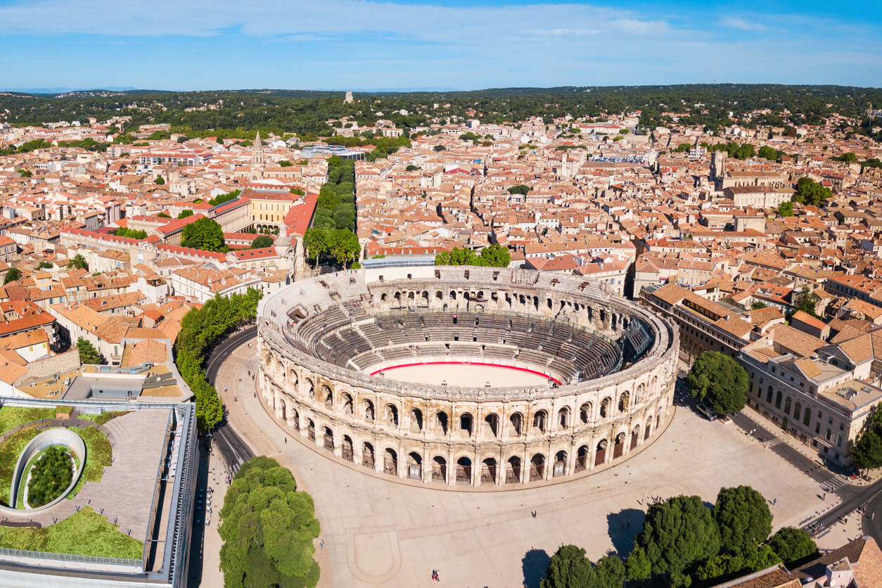 Nimes : Nîmes